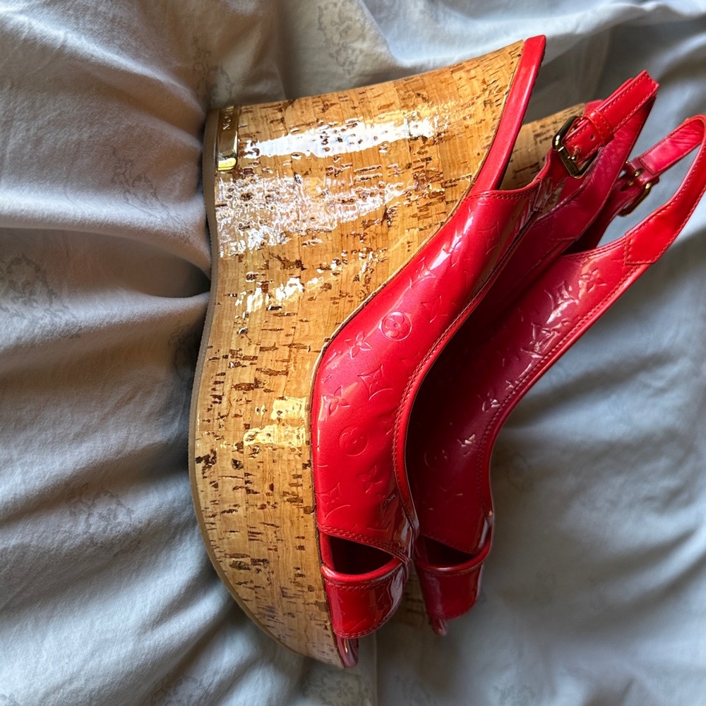 Louis Vuitton authentic pink Patent Leather, coated Cork Wedges,  gorgeous shoes
